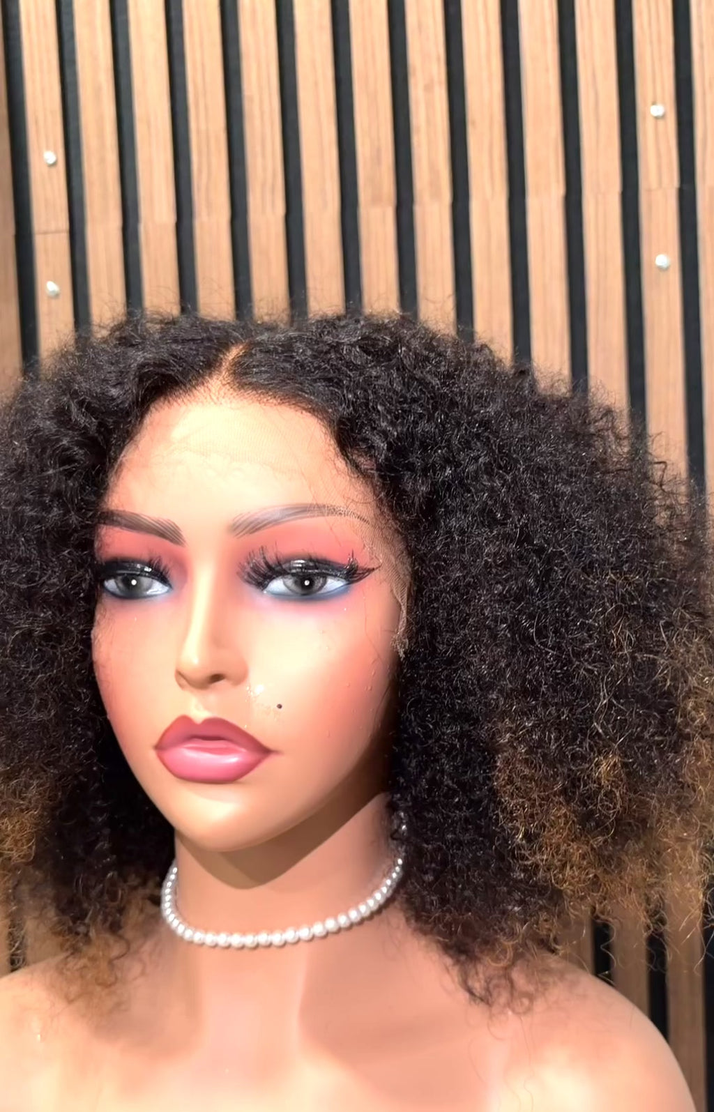 Afro kinky curly